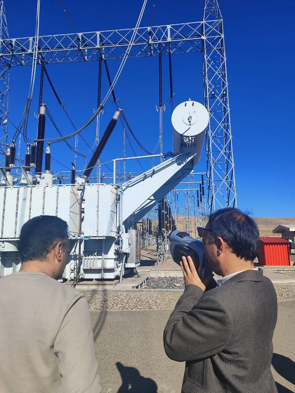 بازرسی فرابنفش ترانسفورماتور، مقره‌ها و یراق‌آلات پست با CoroCAM 8