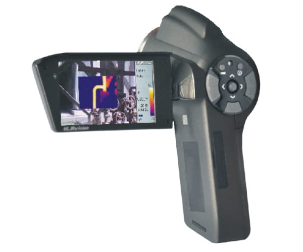 نمایشگر دوربین حرارتی ULIRvision Ti395 در حال نمایش ترموگرام لولههای داغ